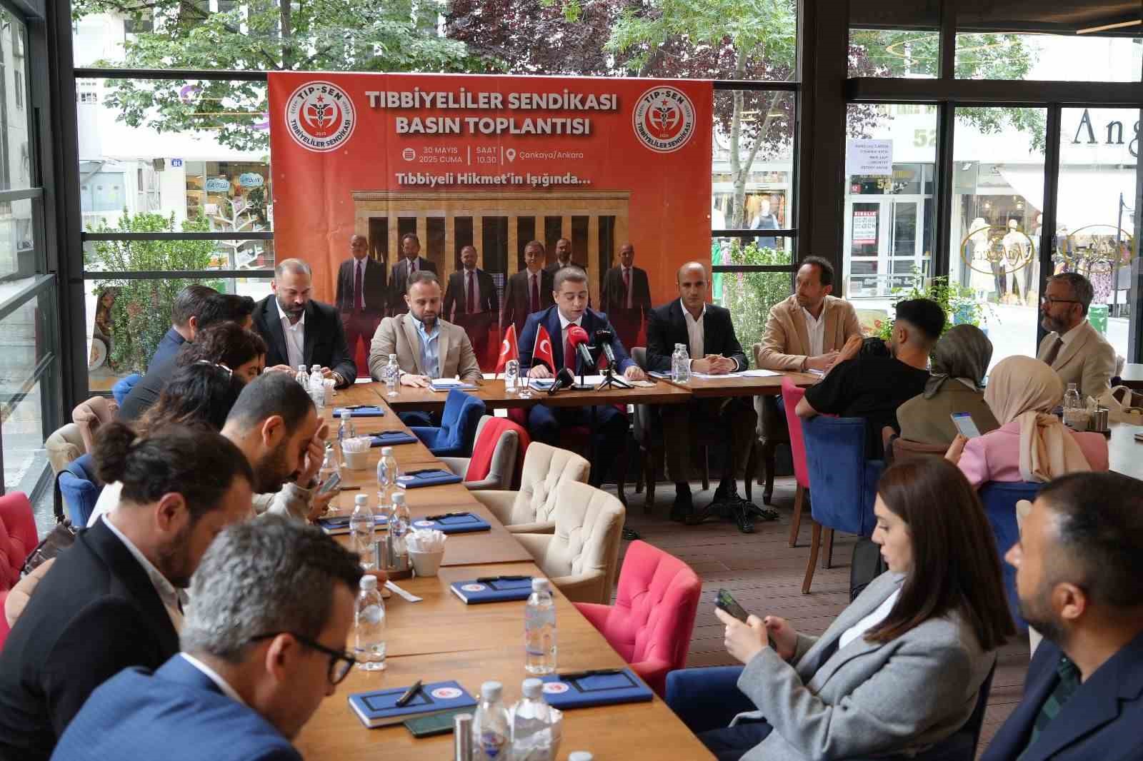 Tıbbiyeliler Sendikası kuruldu: Hekimin ve hekimliğin onurunu korumak için buradayız